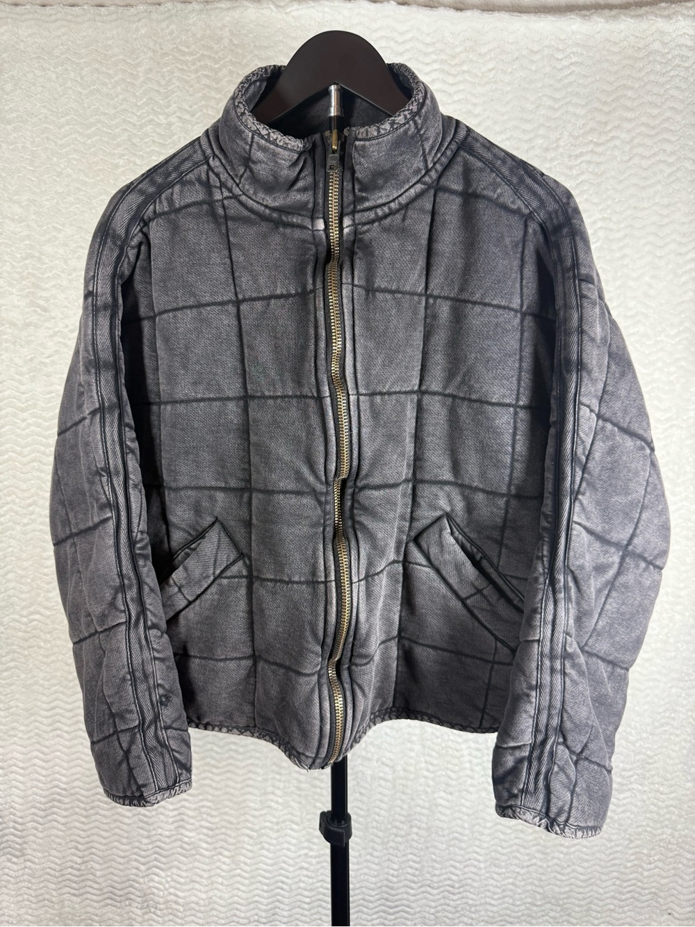 Free People charcoal gray quilted jacket. Absolutely gorgeous 🧡🔥